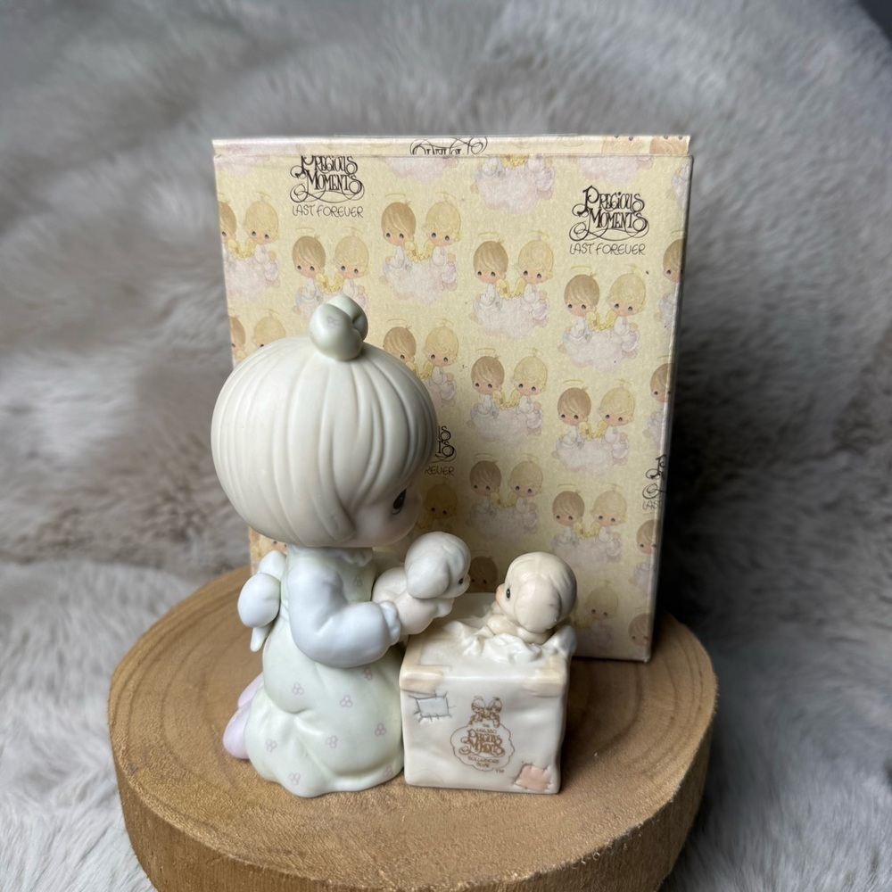 Precious Moments Vintage There’s Always Room For One More Figurine